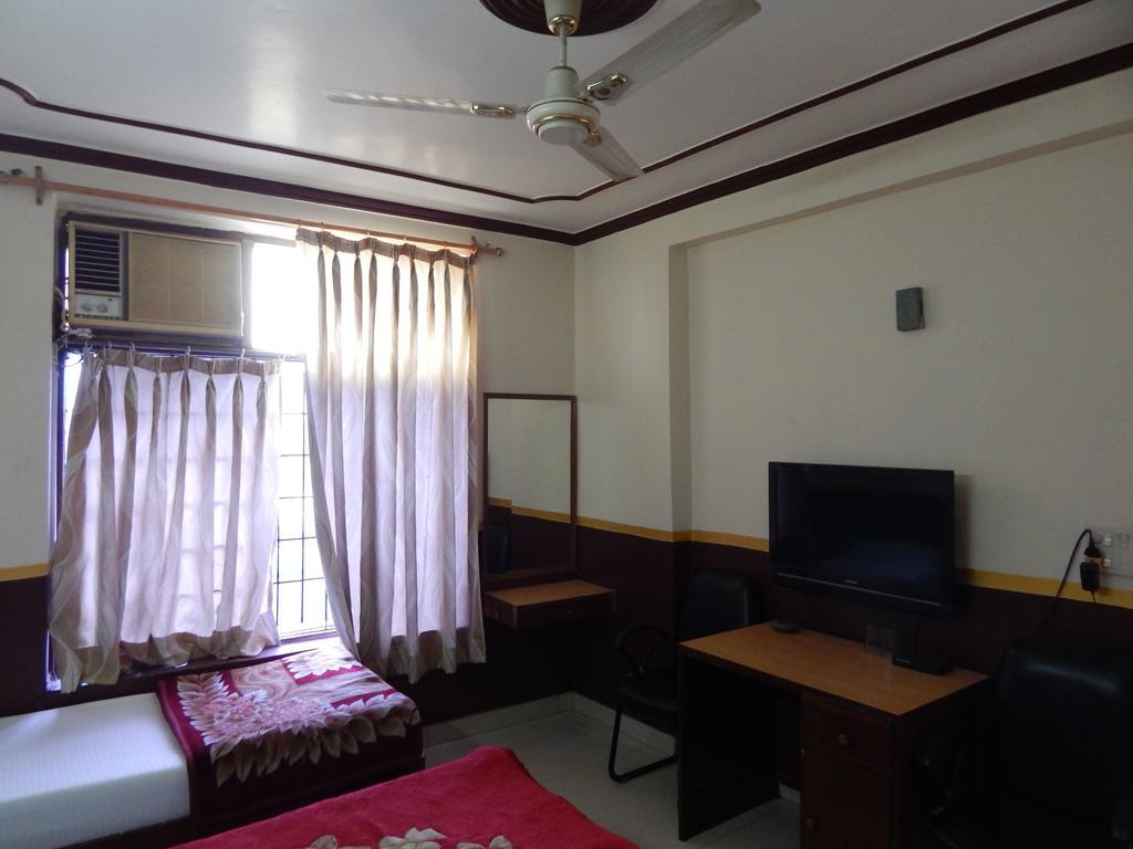 Airport Hotel Paradise International New Delhi Exterior photo