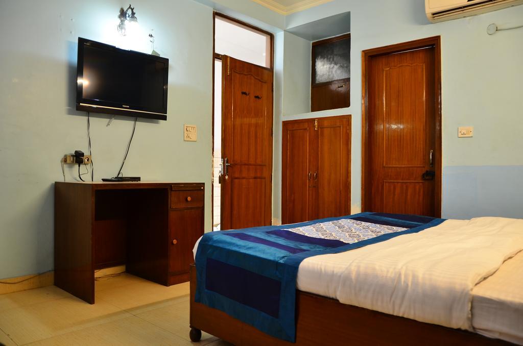 Airport Hotel Paradise International New Delhi Room photo