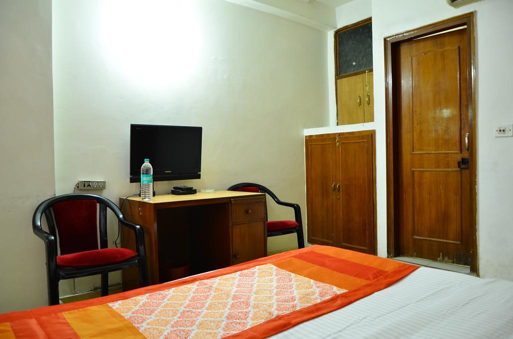 Airport Hotel Paradise International New Delhi Exterior photo