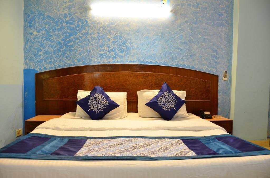Airport Hotel Paradise International New Delhi Room photo