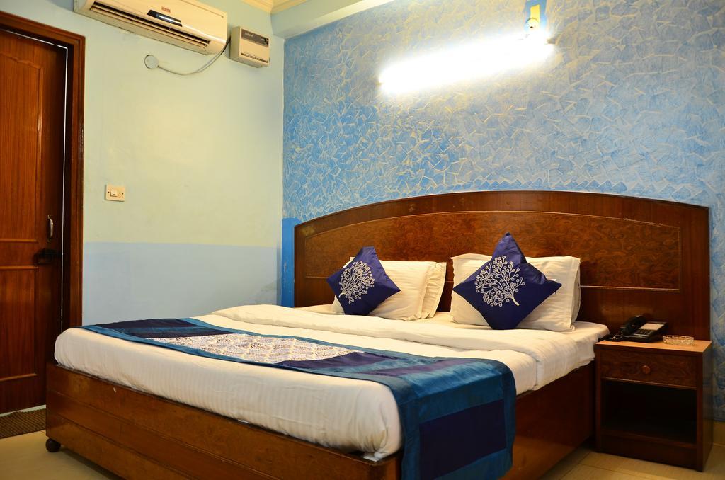 Airport Hotel Paradise International New Delhi Room photo