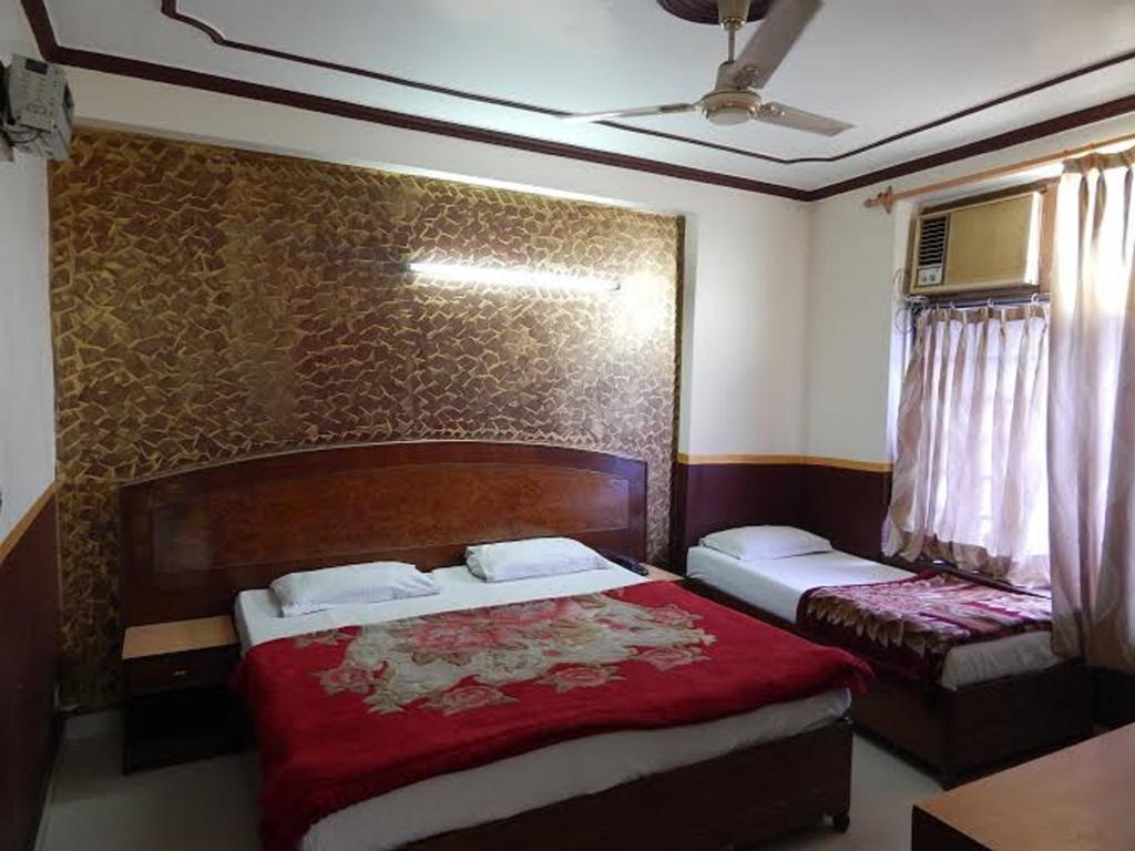 Airport Hotel Paradise International New Delhi Exterior photo